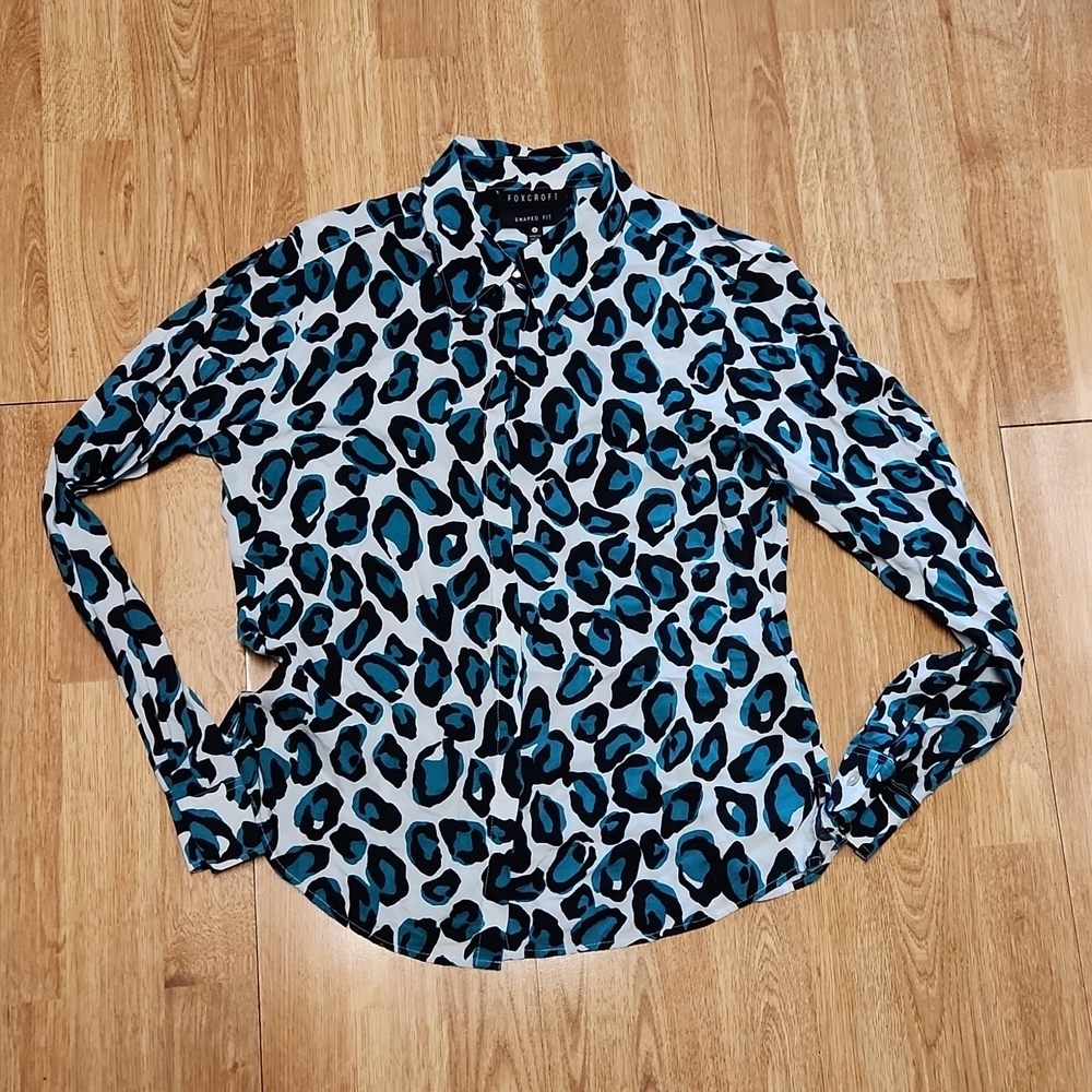 Foxcroft shaped fit teal leopard print top sz 6P